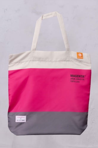 Eine goodbag aus unserer Zusammenarbeit mit twolives und Magenta